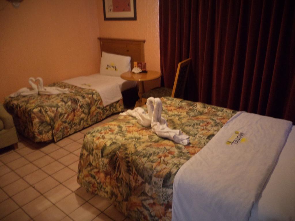 Hotel Diaz Tijuana Habitación foto